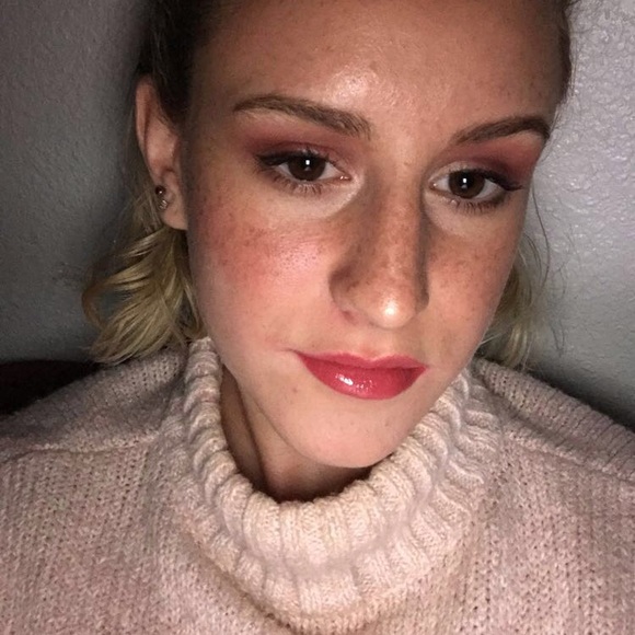 Meet your Posher, Coco - Picture 2 of 5